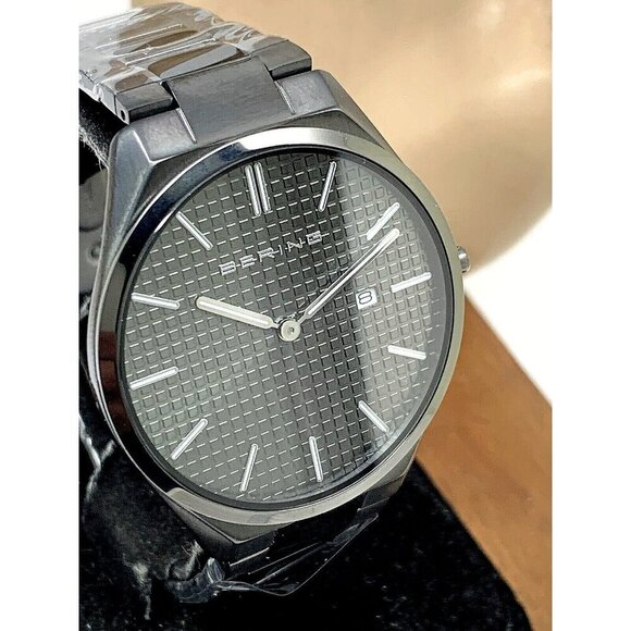 Bering Men's Watch 17240-777 Quartz Slim Gray Dial Stainless Steel 40mm - Picture 1 of 14